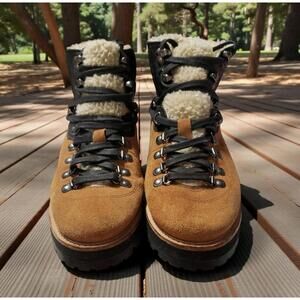 Women (10) Urban Outfitters Suede Hiking Boots Fleece Lined Rugged Sole, Used